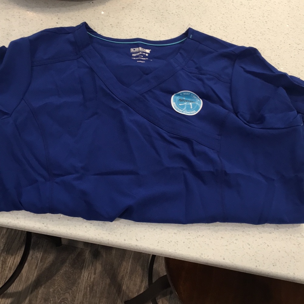 Scrub set